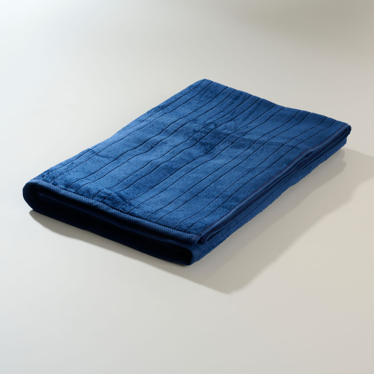 03 12 0036 Toalha de Praia e Piscina Biarritz Azul Marinho 001